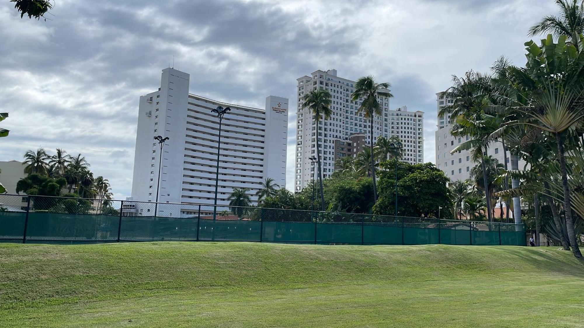 Beachfront View Condo Beside La Isla Mall ปูแอร์โตบาญาร์ตา ภายนอก รูปภาพ